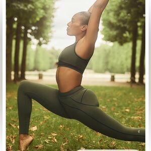 Alo Yoga, Heart Throb, Airbrush High Waist Leggings, Green Olive, Small.